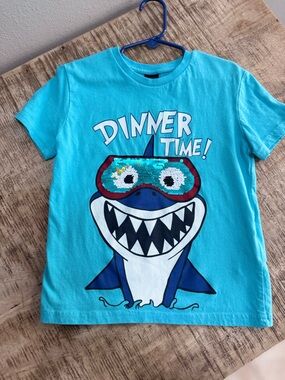 Kids' Turquoise 'Dinner Time!' Shark Flip Sequins Graphic Tee. EUC